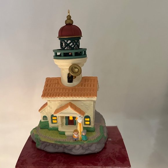 Hallmark Keepsake Ornament Lighthouse Greetings Magic Collectors Series Light Up - Picture 8 of 12
